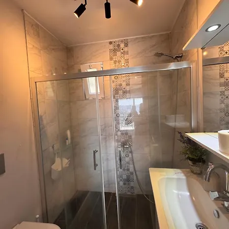 Vilă Villa Olive Bay *