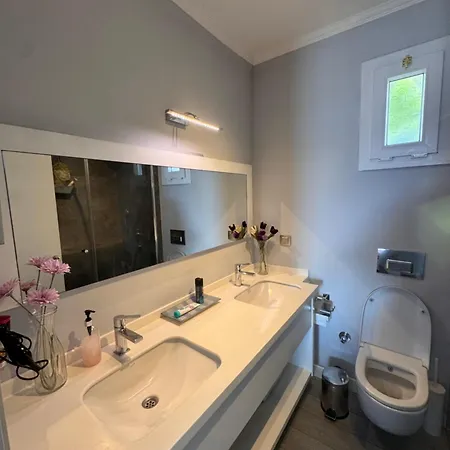 Villa Olive Bay *
