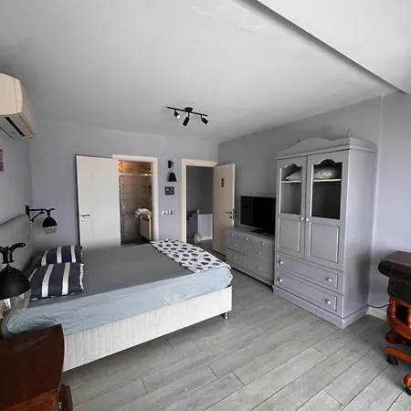 Villa Olive Bay